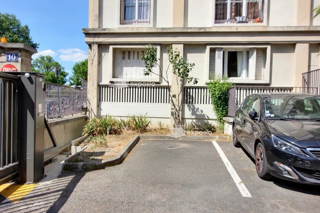 Parking / box fermé — Pantin
